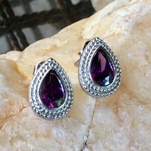 Natural amethyst faceted teardrop 925 sterling stud earrings NWT